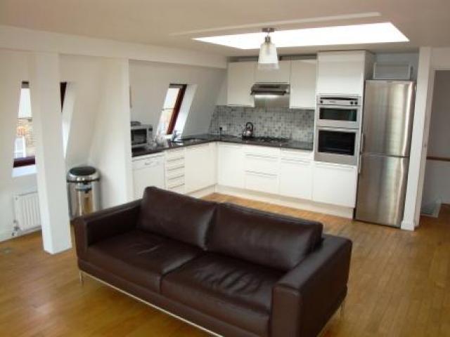 			NEW INSTRUCTION, 2 Bedroom, 1 bath, 1 reception Flat			 Rosemont Road, FINCHLEY ROAD